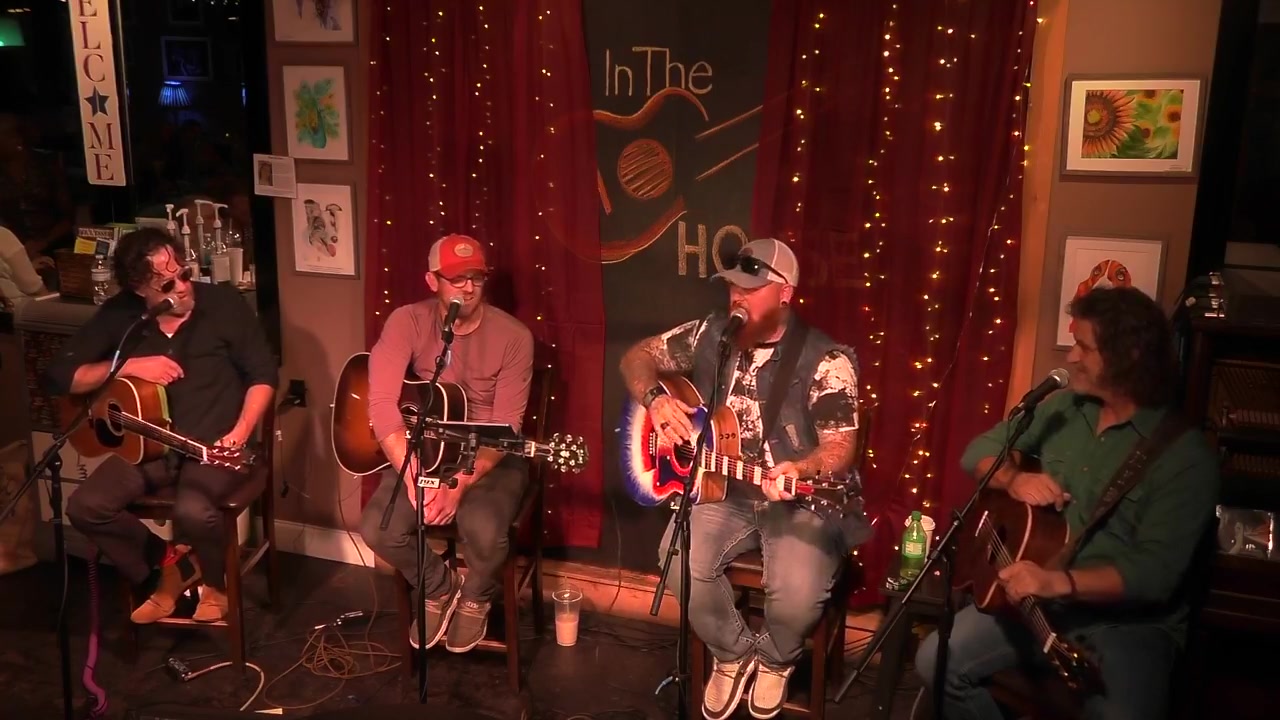Special LIVE show now! "Ground in the Round"